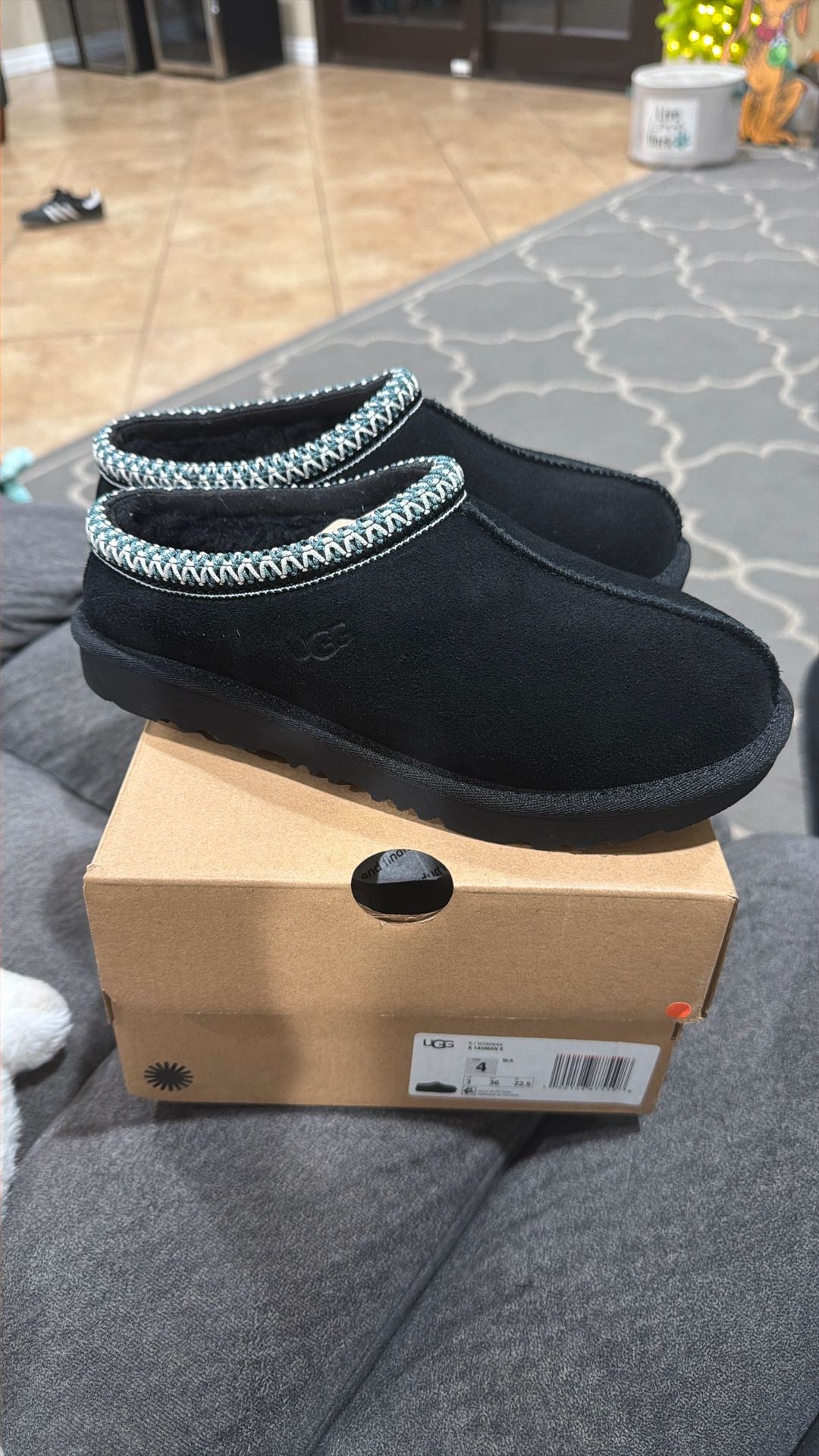 UGG Tasman II Black Big Kid Size 4 