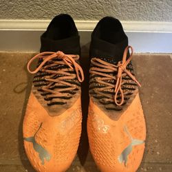 Men’s Puma Soccer Shoes