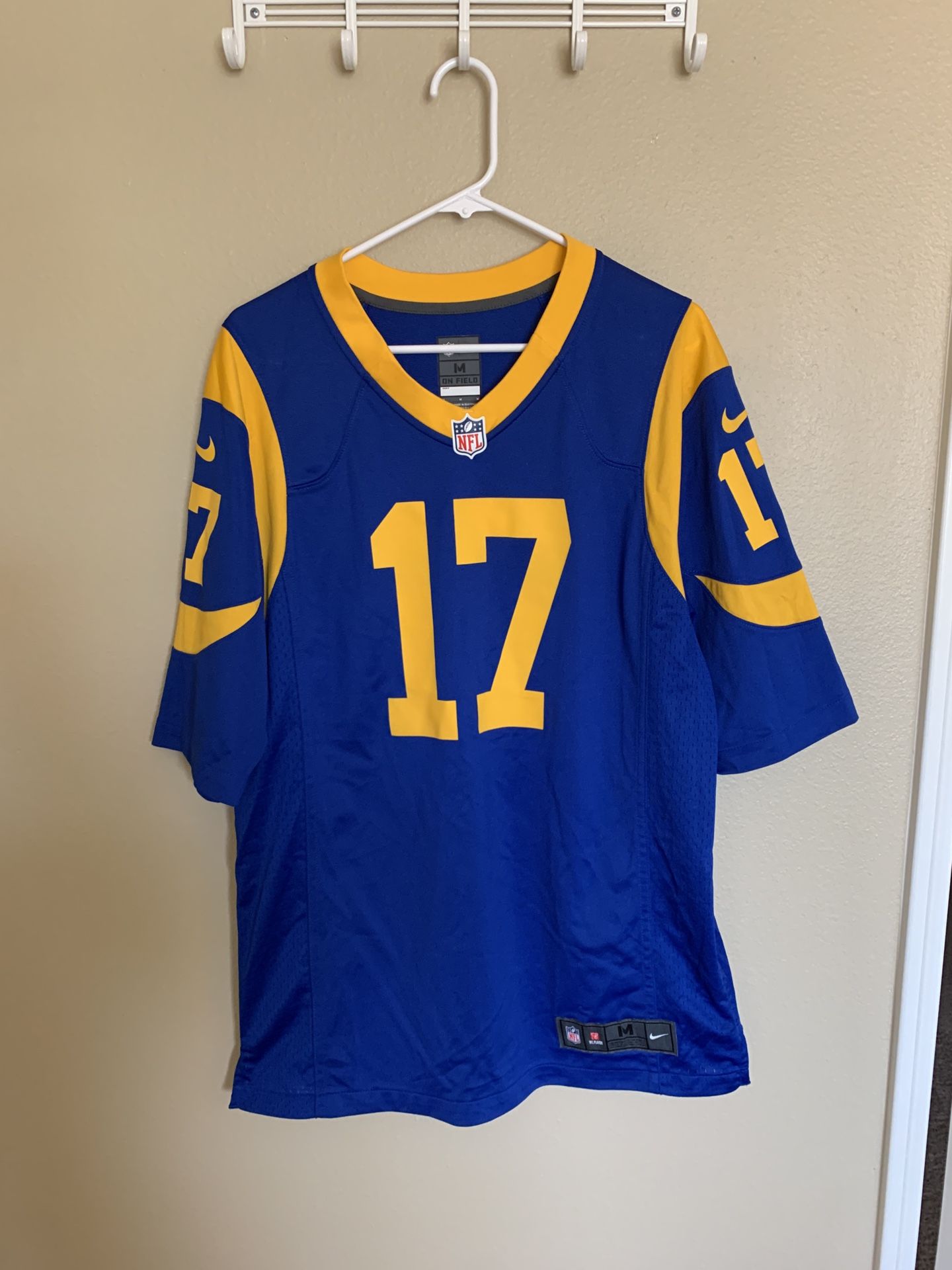 Men Nike LA Rams Robert Woods 17 Jersey Blue Jersey Medium. Good Condition.
