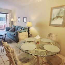 Dining Table Ans 4 Rolling Chairs