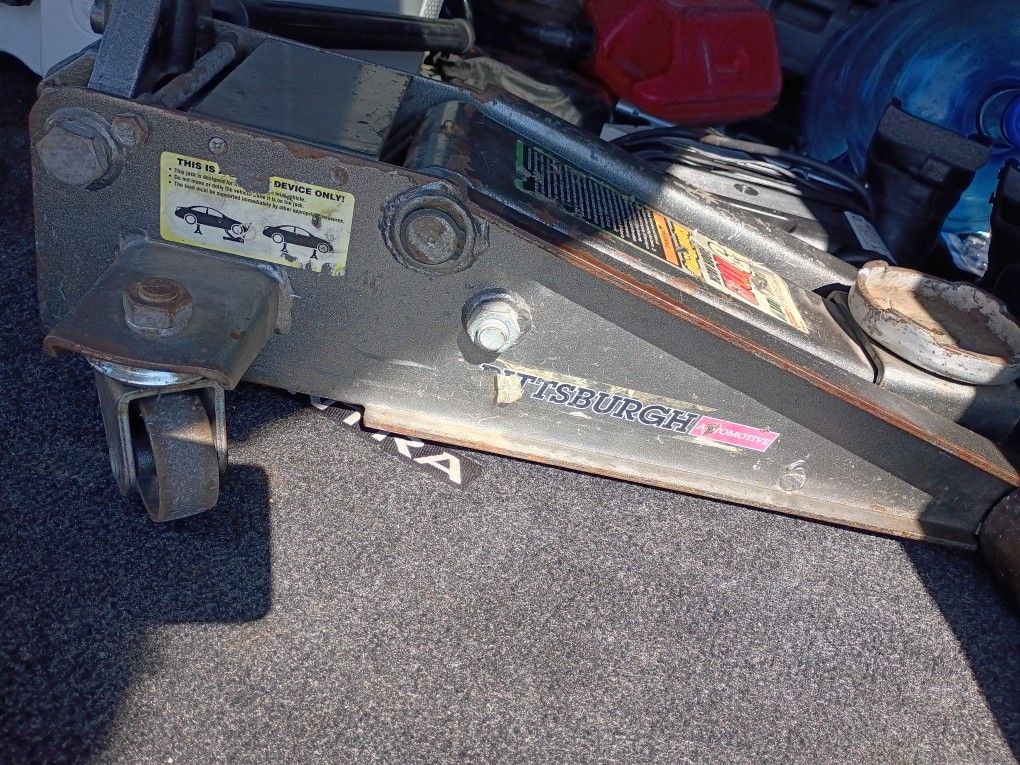 Pittsburgh Floor Jack 3 Ton