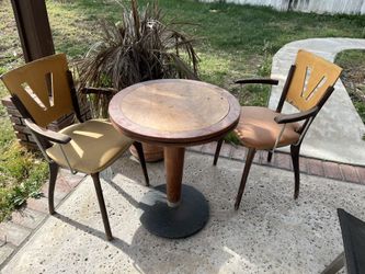 Mid Century Style Chairs And Table