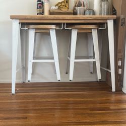 Urban Outfitters Dining Set