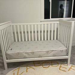 Baby/toddler Crib With Mattress 