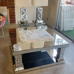 Coffe Table 2lamps And 2small Tables 