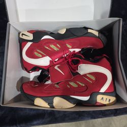 Nike Air Diamond Turf 2 Sneakers (11 Men)