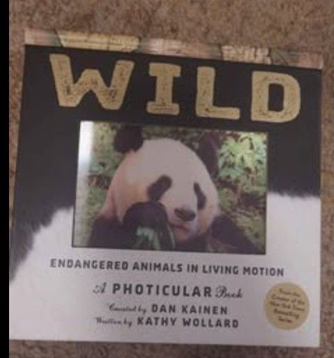 WILD: Endangered Animals in Living Motion (Photicular Book)