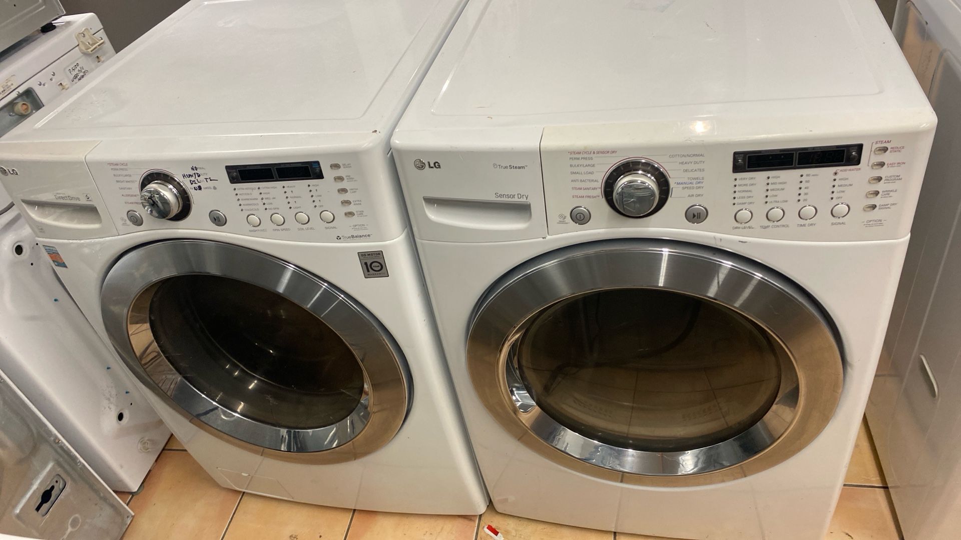 WASHER AND GAS DRYER SET