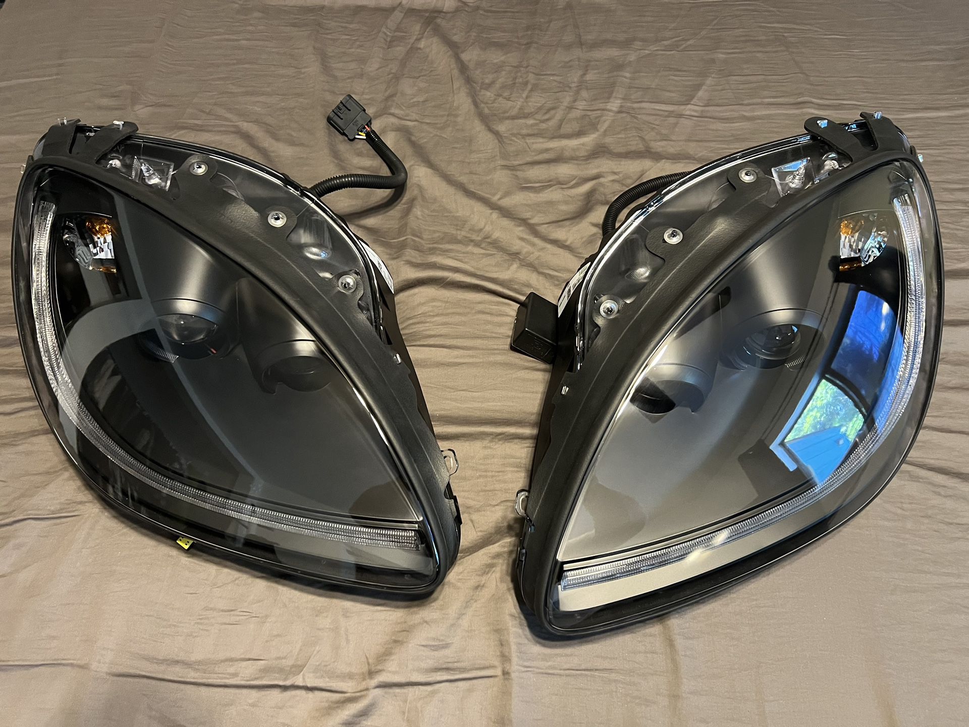 2005 - 2013 Chevy Corvette Projector Headlights Sequential 