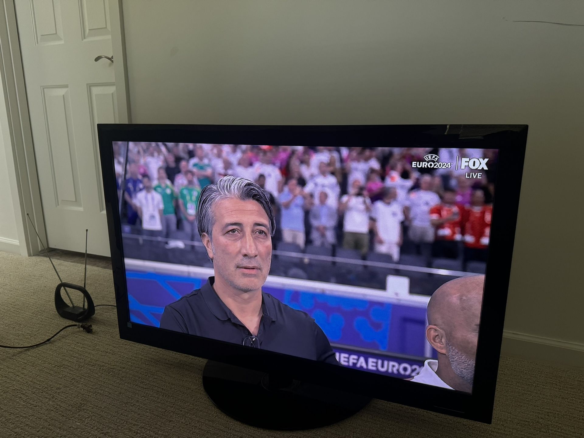 TV 40 Inches Coby $40