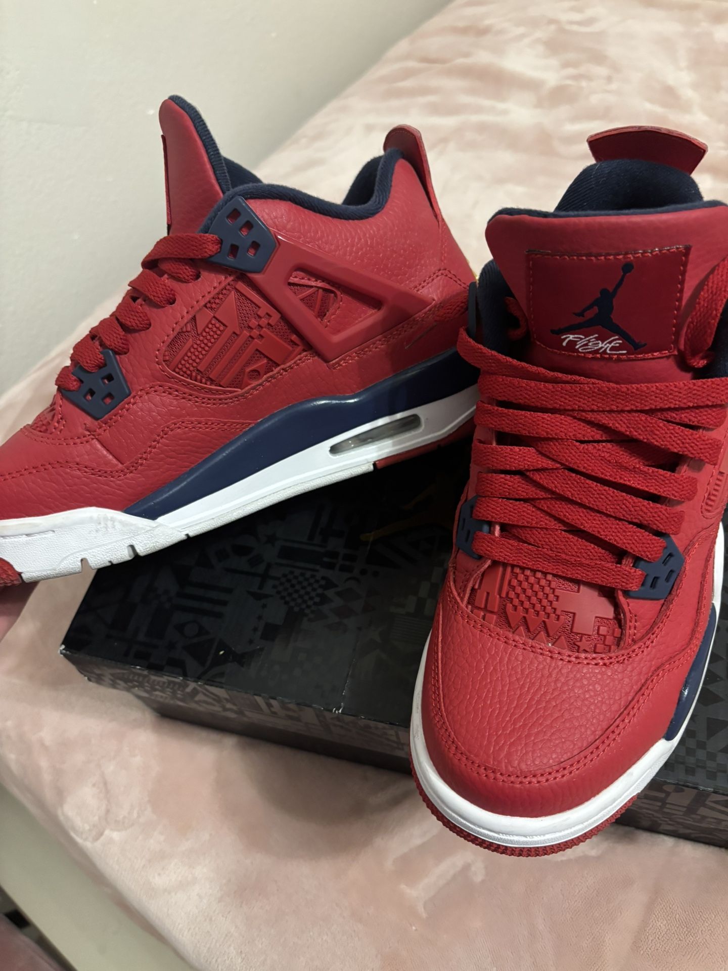 AIR JORDAN 4 RETRO (GS) GYM RED/OBSIDIAN-WHITE ROUGE GYM/BLANC Size 6.5
