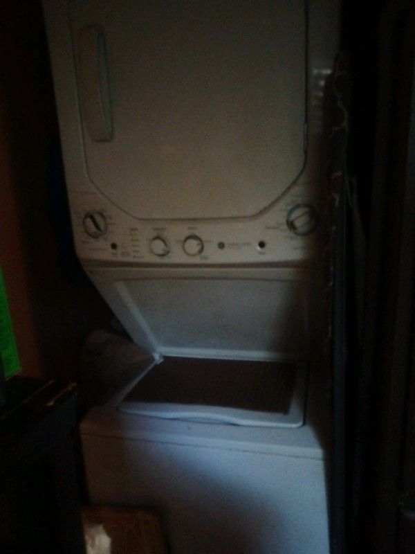 Electric Washer & Dryer Works Good