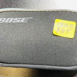 Bose QuietComfort 20 Acoustic Noise Cancelling Headphones, Compatible with Apple  Devices, Black (Renewed) for Sale in Houston, TX - OfferUp