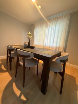 NEW UNUSED Dark Wood Dining Table with 6 Chairs