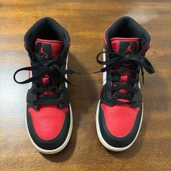 White Black Red Jordan 1 Mid