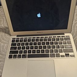Macbook Air 4gb Ram. Just Needs A Charger. Make Offer