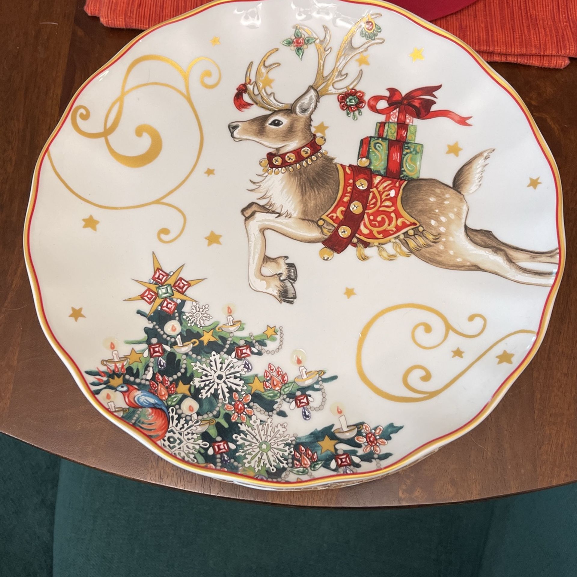 Williams Sonoma Christmas Plates