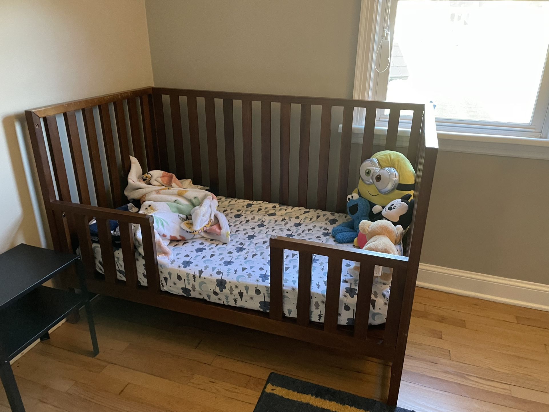Crate & Barrel Taylor Crib