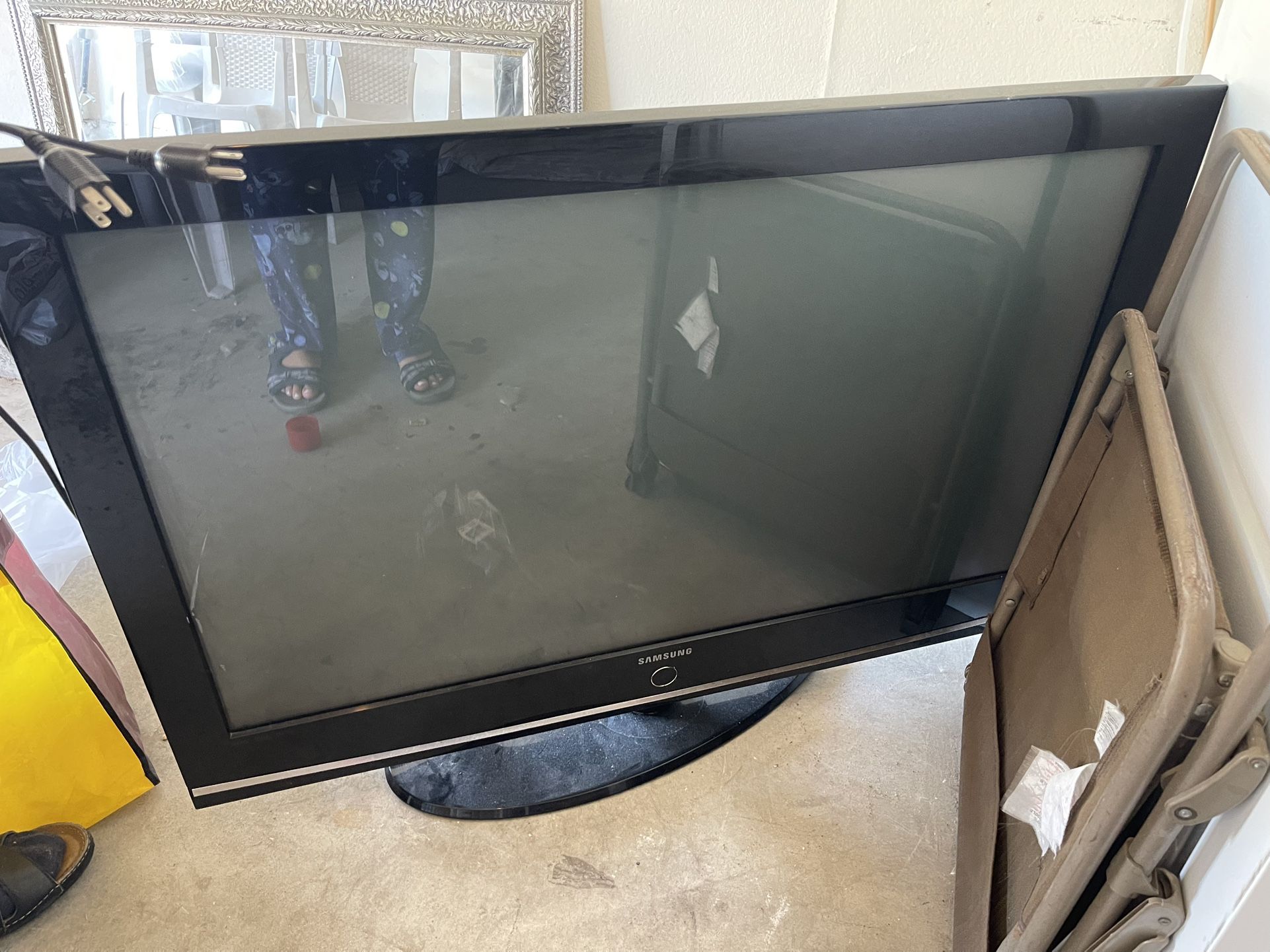 SAMSUNG TV