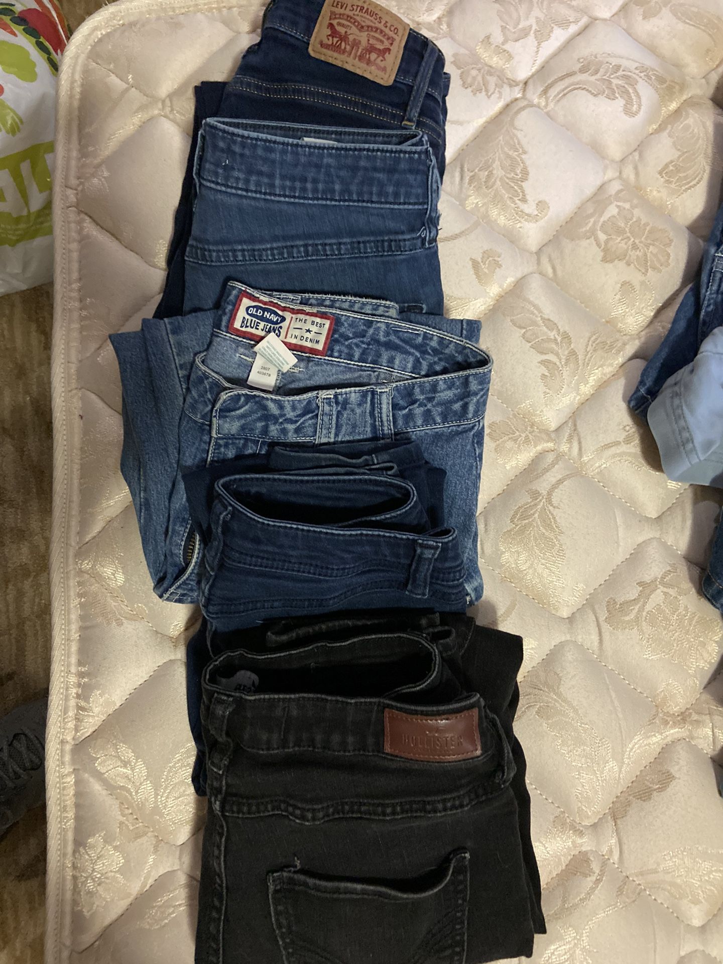 Womens/girls Jeans Levi, Hollister And Others