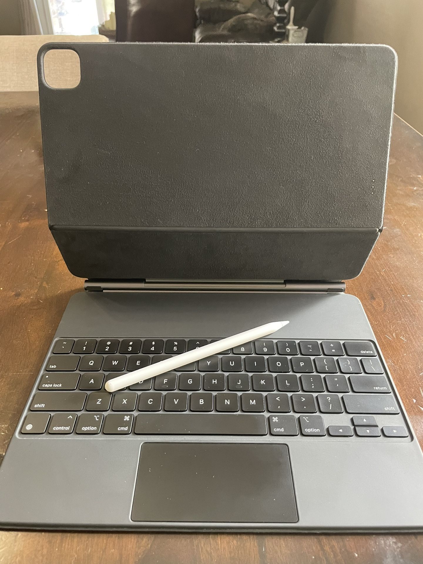 Magic Keyboard + Apple Pencil (2nd Gen) for 12.9” iPad Pro – Great Condition!