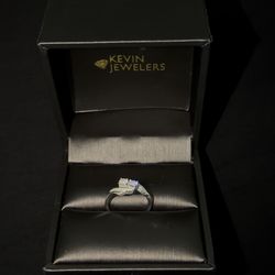 White gold diamond ring