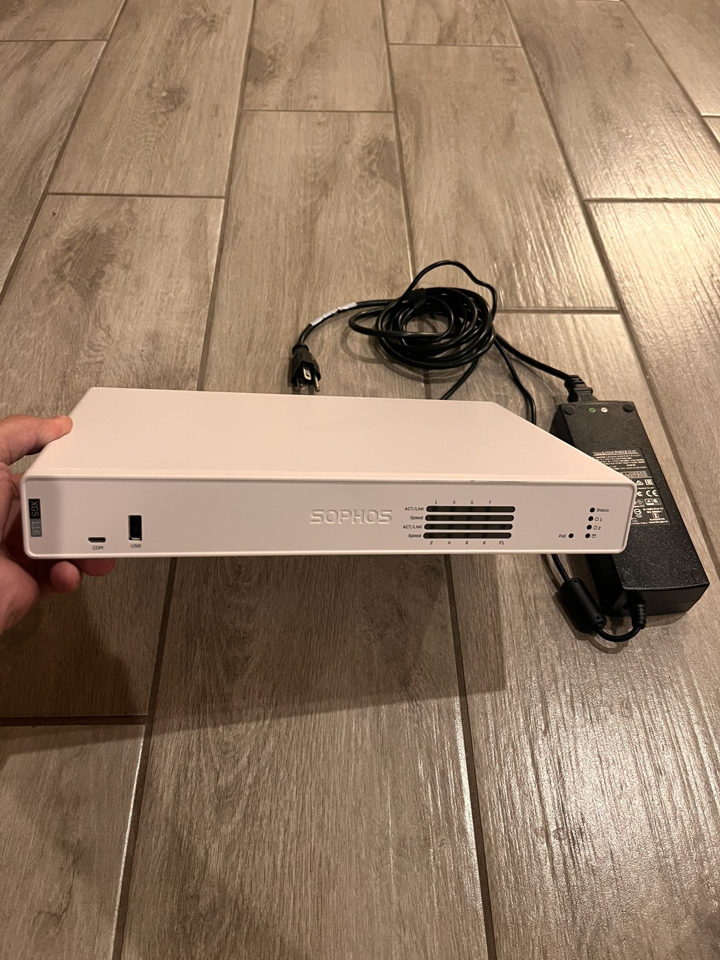 Sophos Corp. XGS 116 with Xstream Protection $300