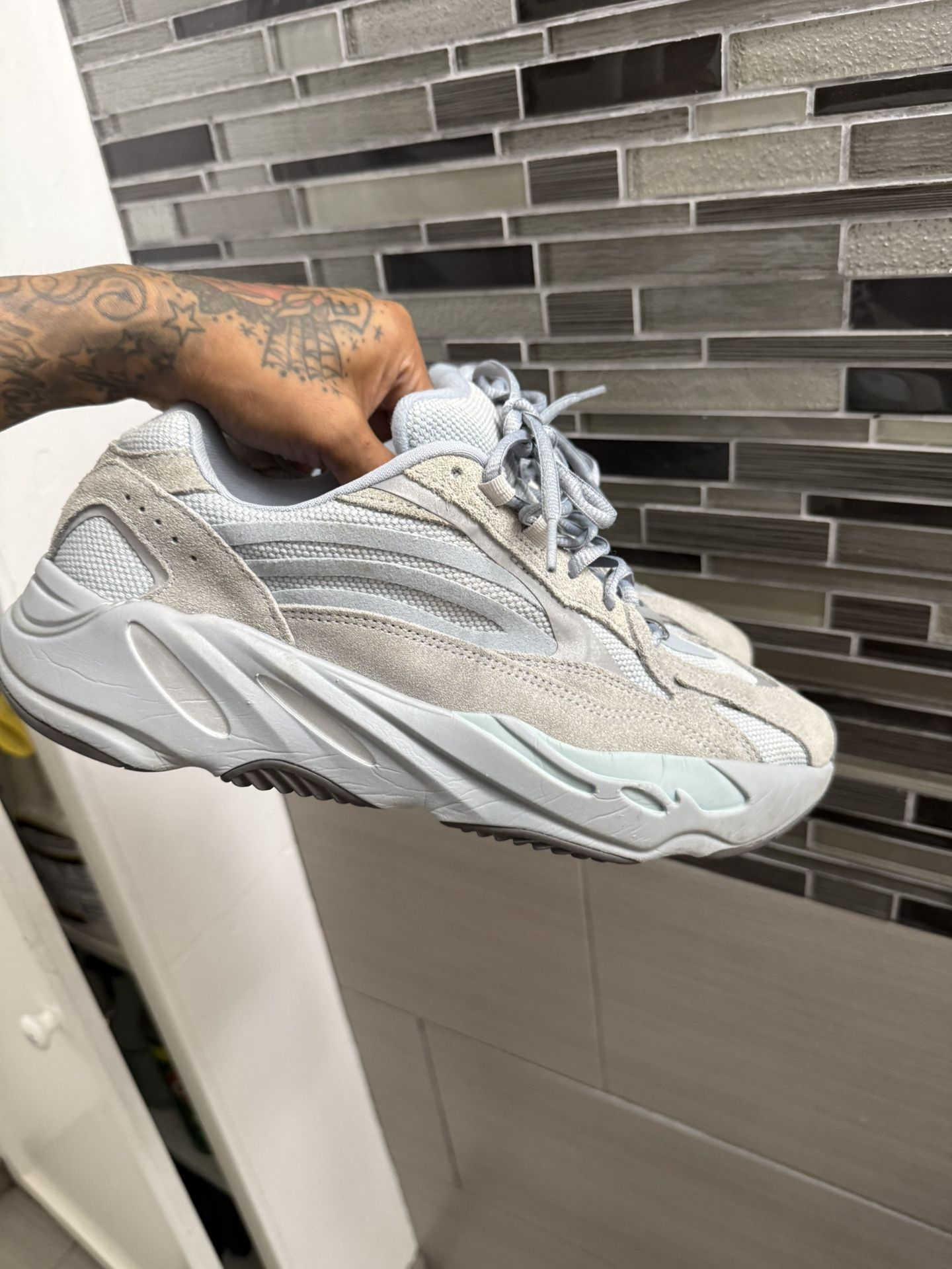 Adidas Yeezy Boost 700v2