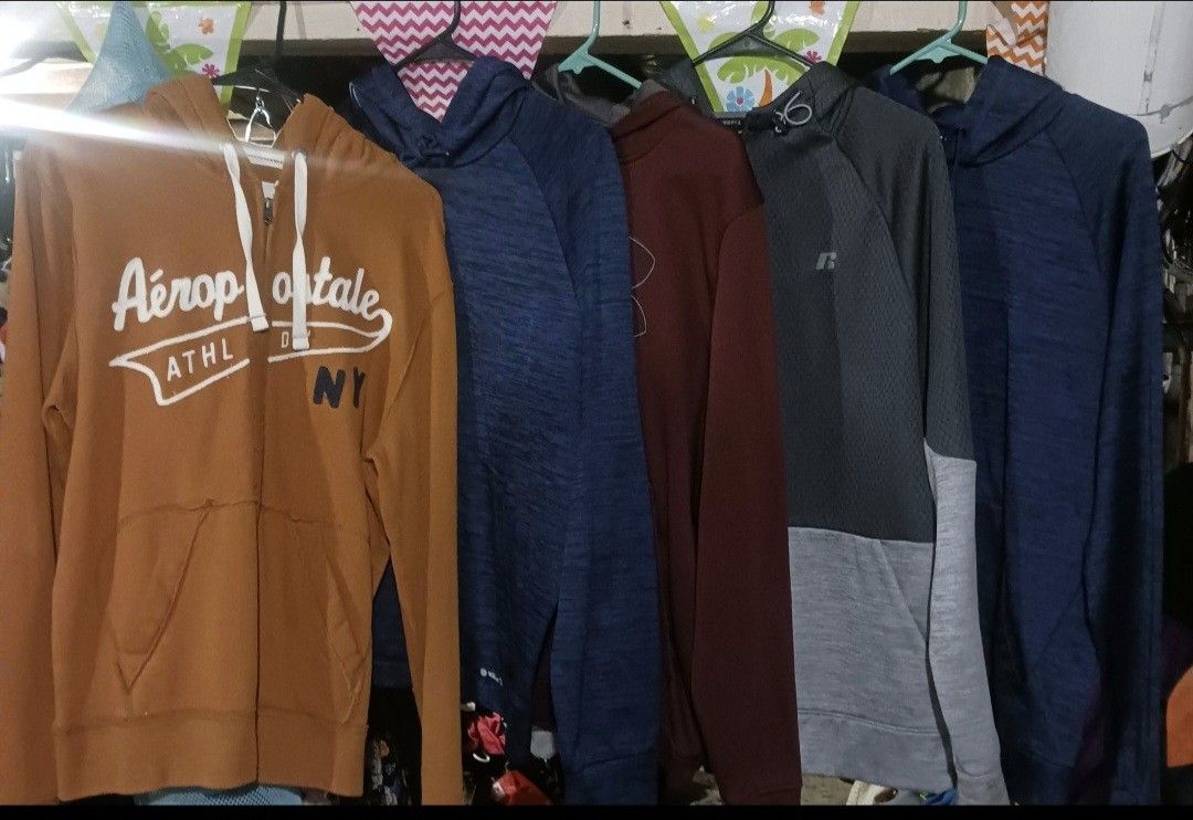 MENS M HOODIES