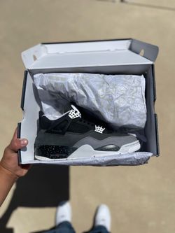 Jordan 4 Fear Size 11 used once for pictures $175 pick up only