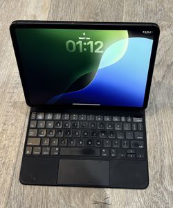 iPad Pro 11 Inches 128gb LTE Version - Apple Keyboard 