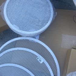 14 And 10 Inch Pizza Screen $2 Each 