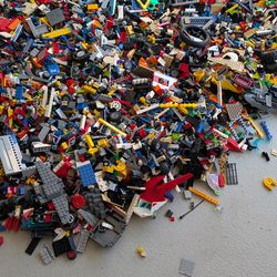 37 LB Lego Pieces
