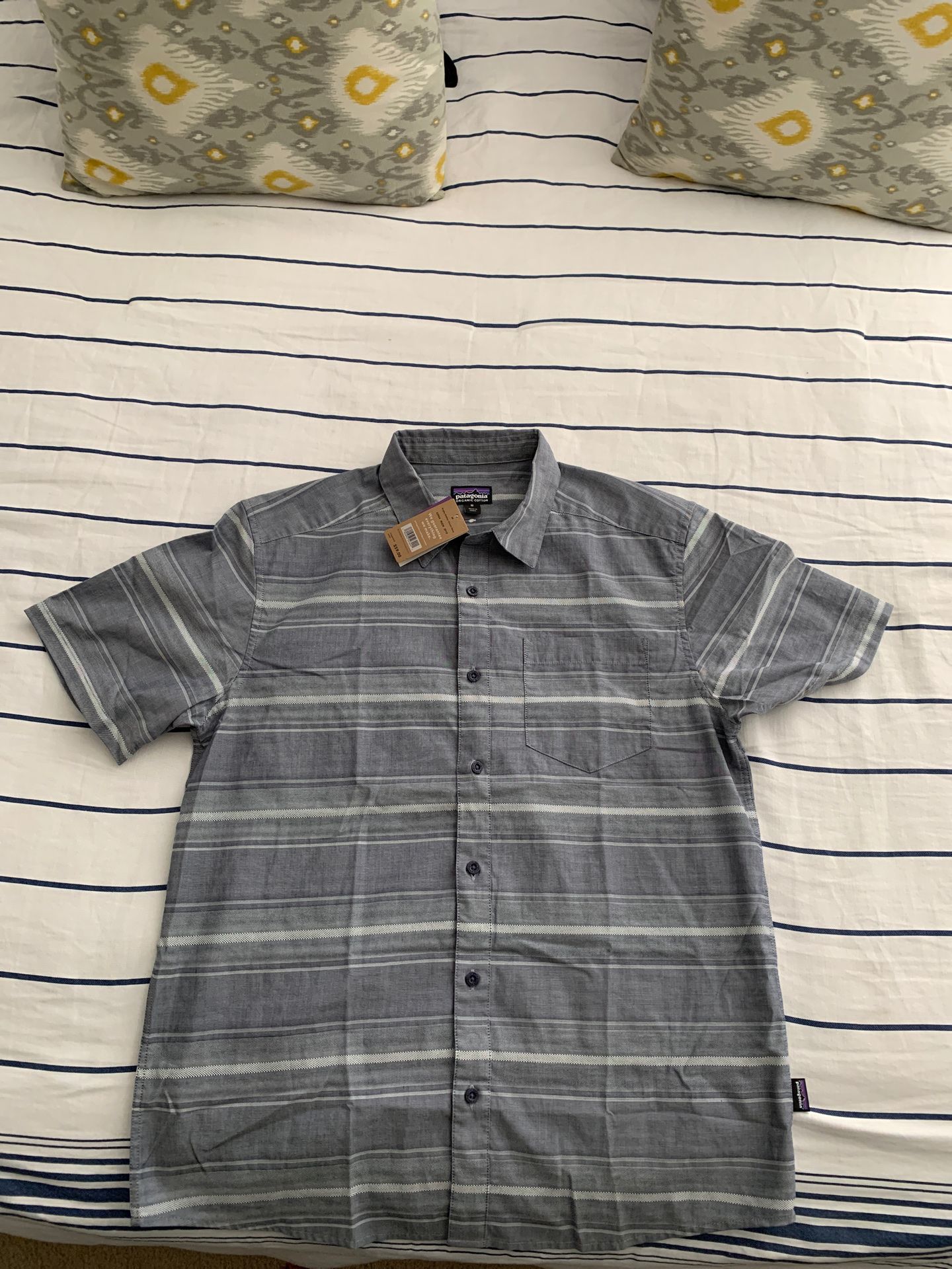 New Patagonia Men’s Fezzman Shirt (Size M)