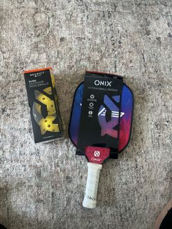 Onix V3 Pickleball Paddle with Balls Bundle