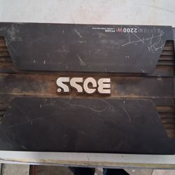 Boss 2200w Amp 