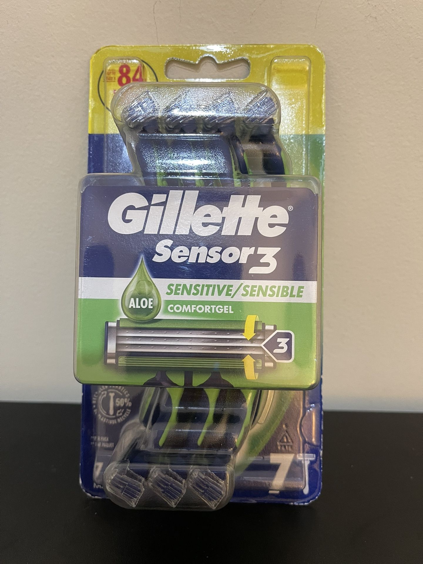 Gillette Sensor3 Men's Disposable Razor SENSITIVE CONFORTGEL ALOE 3 Blade 7 ct