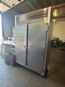 Traulsen G20010 Commercial Reach-In Refrigerator