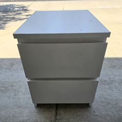 Nitestand / Bedside Table