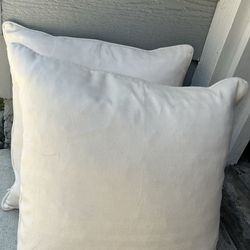 Staging pillows