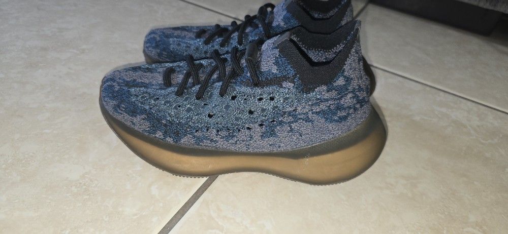 Adidas YEEZY BOOST 380 Size 5