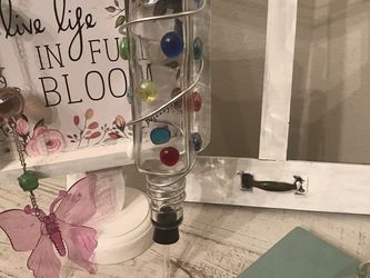 Decorative glass Hummingbird feeder