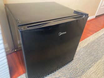 Midea Mini Fridge Black Compact Refrigerator