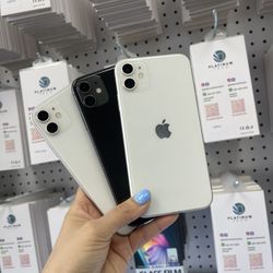 iPhone 11 Unlocked 64Gb Like New With warranty 