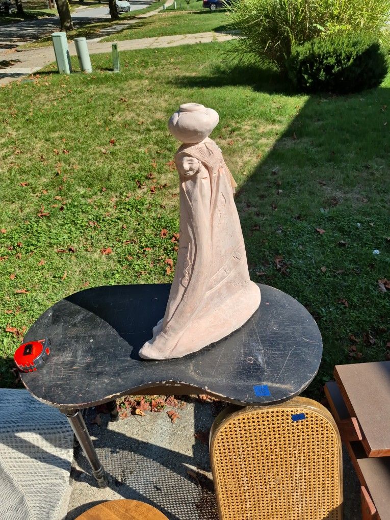 "Aqua Woman" Statue
