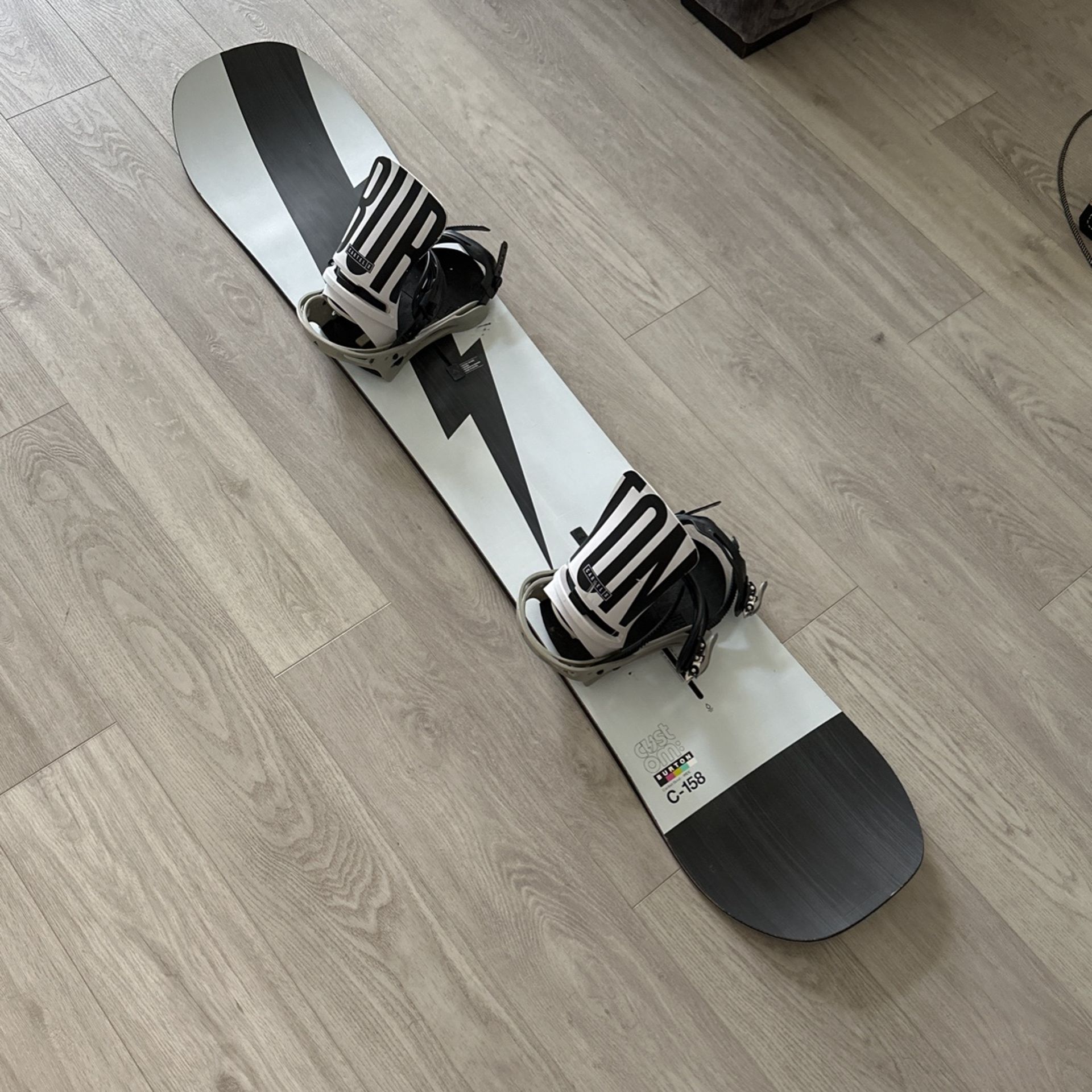 Burton custom 158 W Snowboard with Cartel X bindings