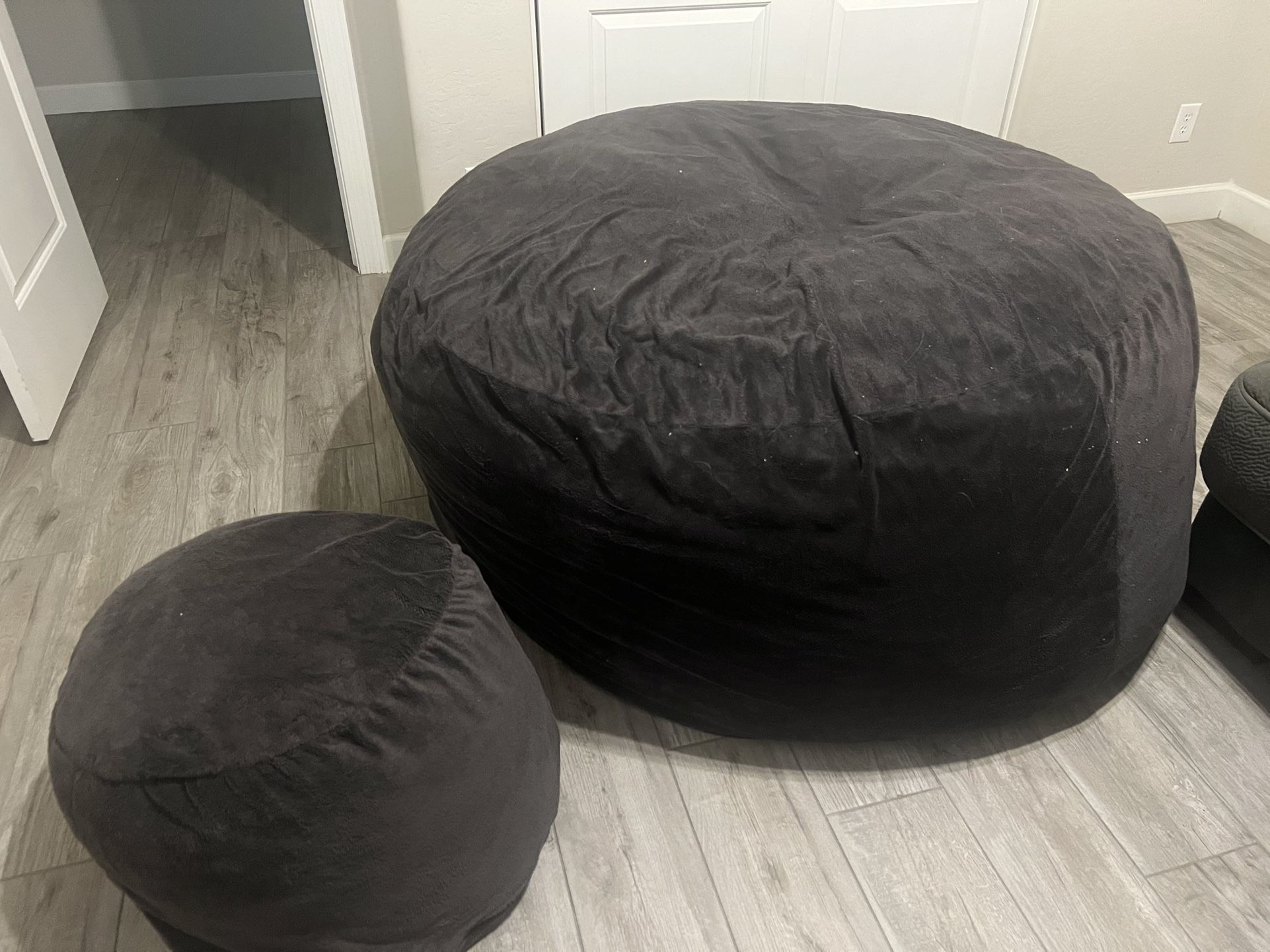 5’ Ultimatesack Bean Bag Chair And stool