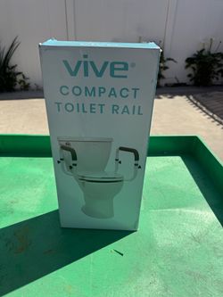 Compac toilet rail