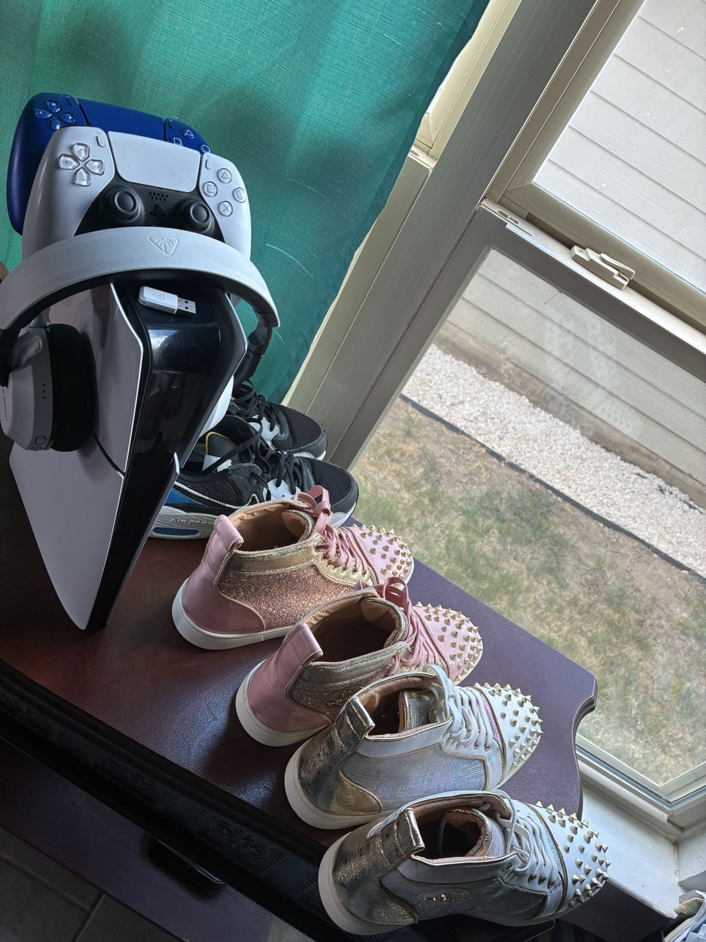 Holiday Sale (PS5 Red Bottoms Alienware)