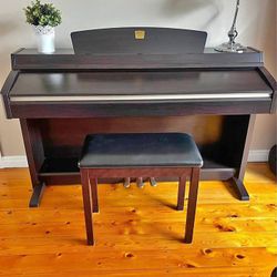 Yamaha-Clavinova-CLP230-Digital-Piano